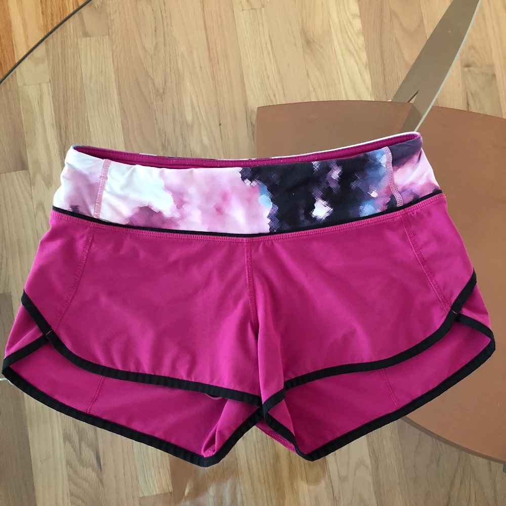 Lululemon Speed Shorts • Fuchsia size 4